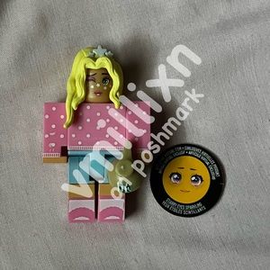 Roblox TOY CODE: STARLIGHT Mini Figure with STARRY EYES SPARKLING
